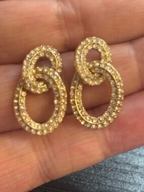 NWT Earrings Made With Swarovski Crystal Gold Tone Dangle